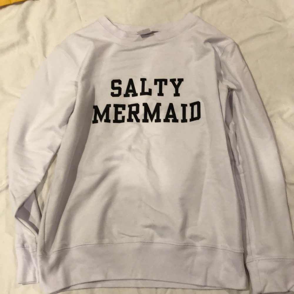 Crew neck long sleeve light sweatshirt
